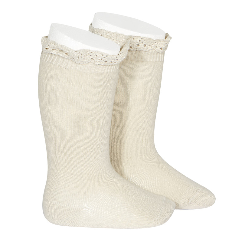 Calcetines altos con puntilla · Cóndor