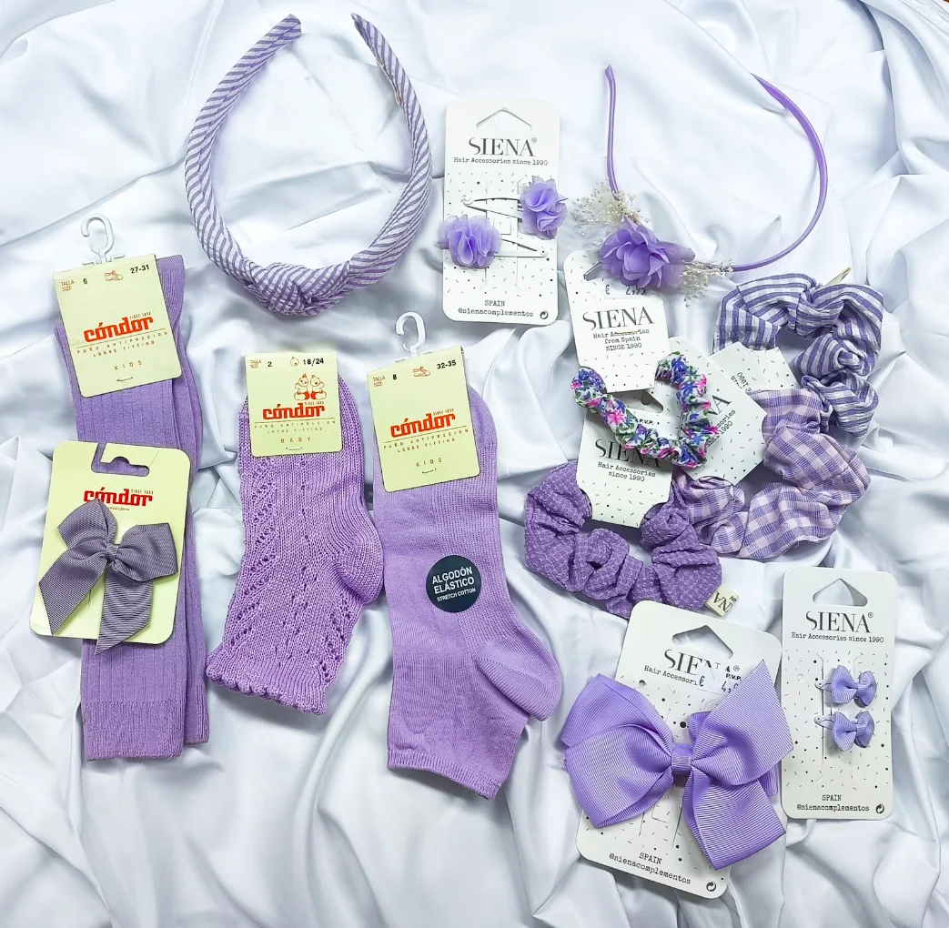Calcetíns e complementos en lila